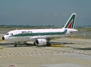 EI-IMJ, Rom Fiumicino Airport, Mai 2012